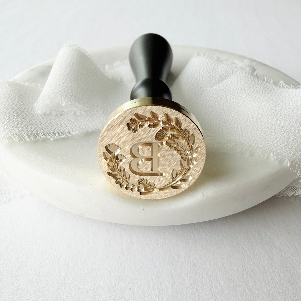 Initial Floral Wreath Round Wax Seal Stamp (A-Z)