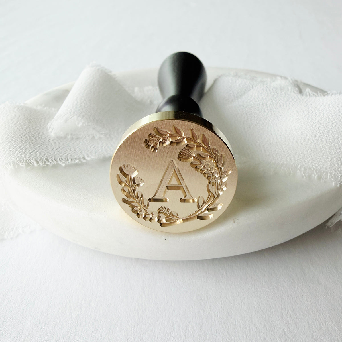 Initial Floral Wreath Round Wax Seal Stamp (A-Z)