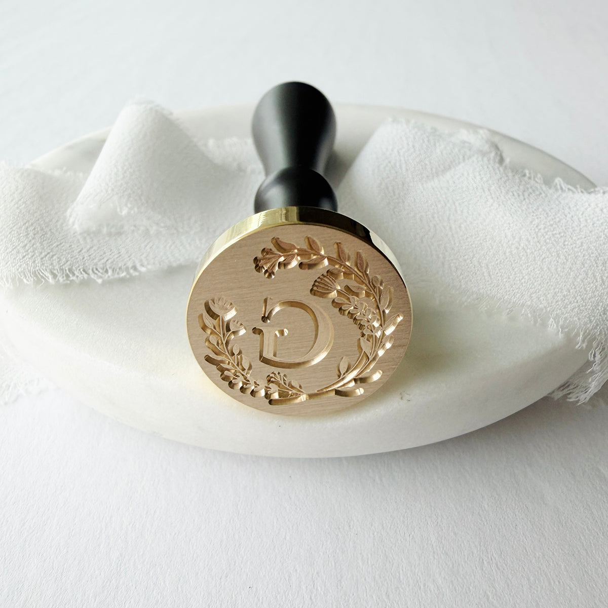 Initial Floral Wreath Round Wax Seal Stamp (A-Z)