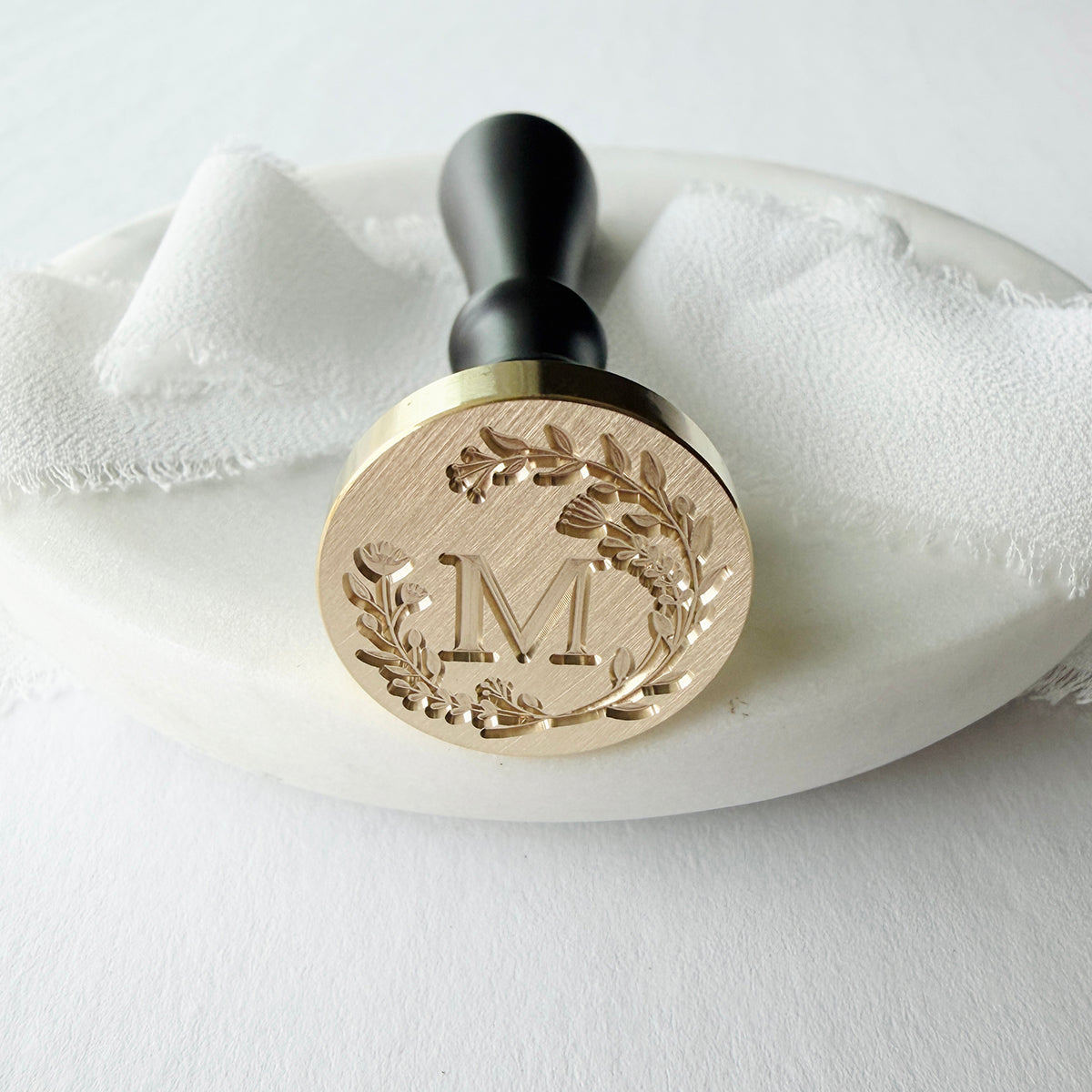 Initial Floral Wreath Round Wax Seal Stamp (A-Z)