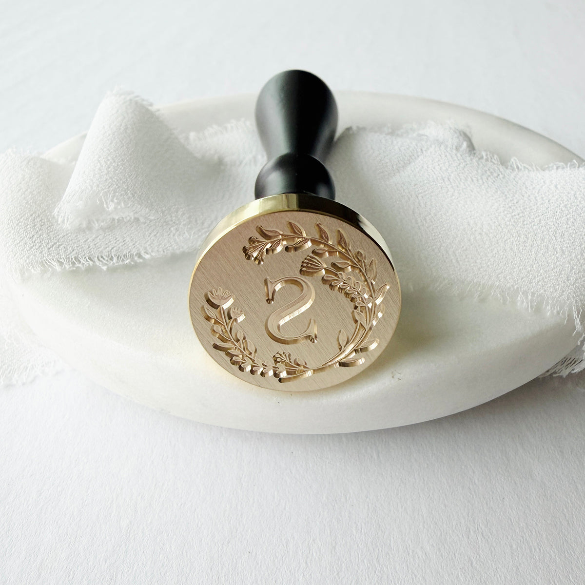 Initial Floral Wreath Round Wax Seal Stamp (A-Z)