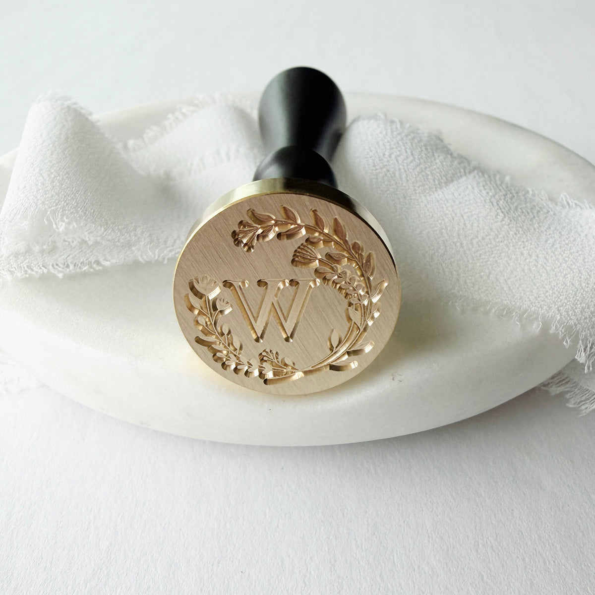 Initial Floral Wreath Round Wax Seal Stamp (A-Z)