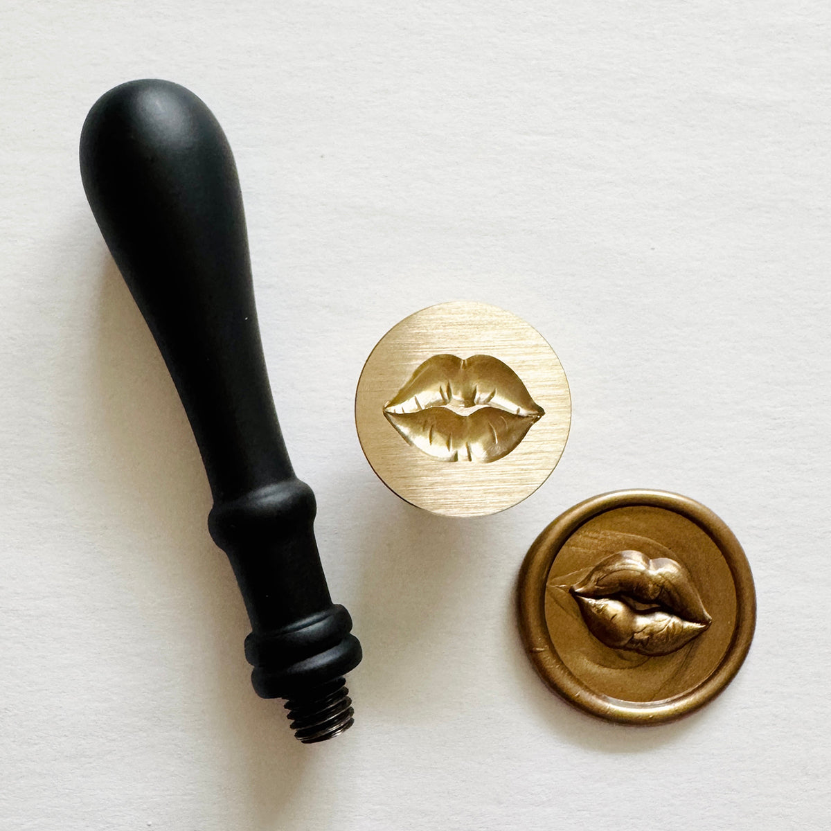 Lips Wax Stamp (3D)